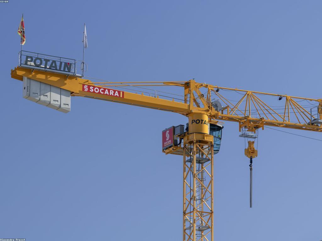 ការបំលែងសេដ្ឋកិច្ចថ្មី: យុទ្ធសាស្ត្រនិងការប្រឈមមុខ